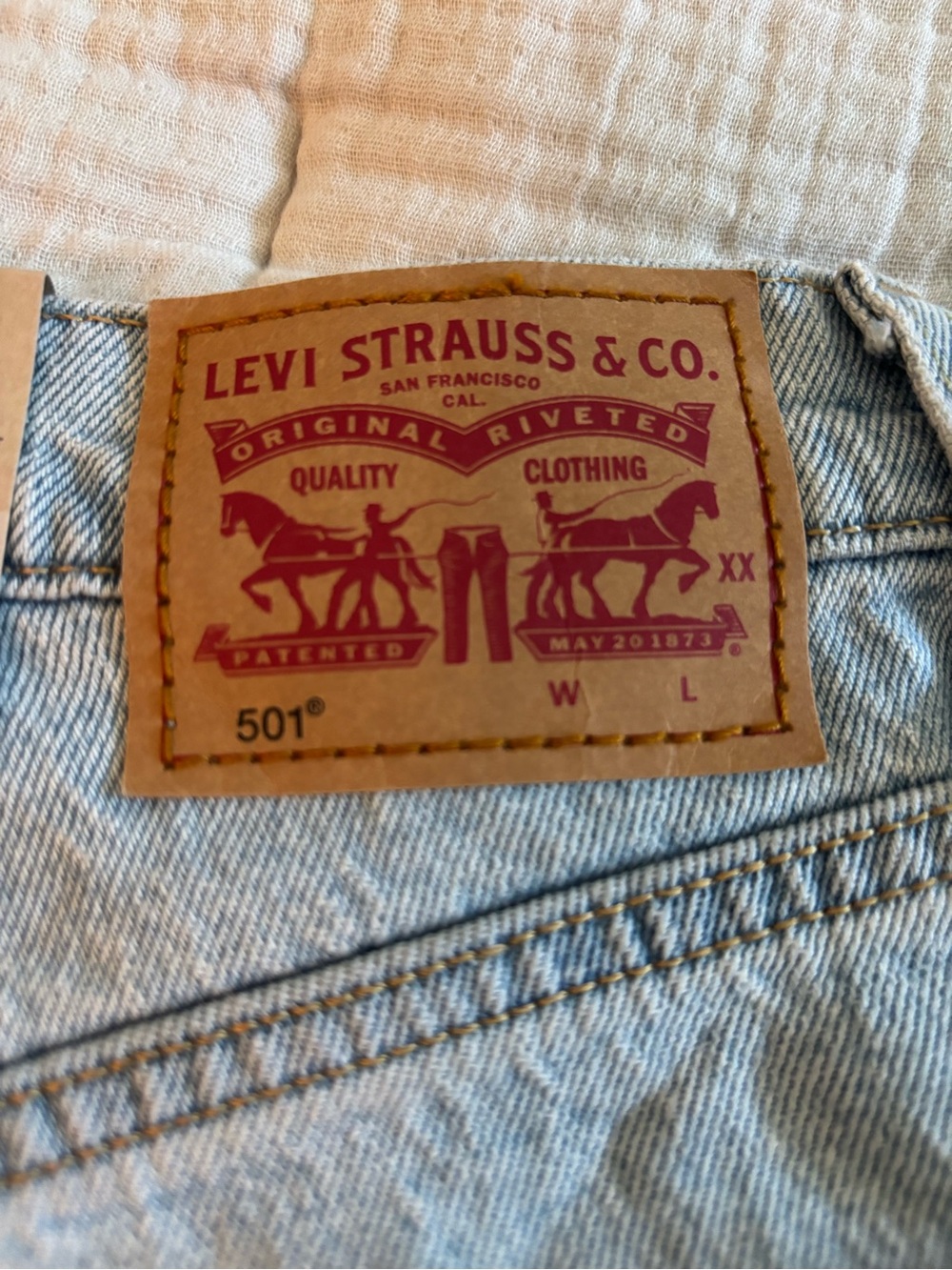 Levi's 501 Light Wash Denim Jean Shorts - Picture 4 of 5